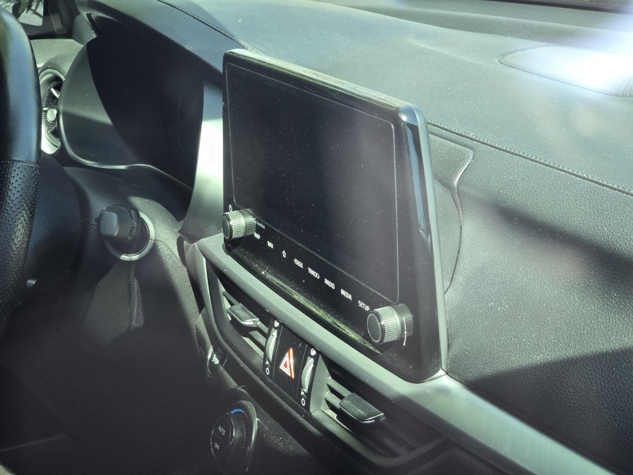 2023 Kia Forte GT-Line - Photo 17