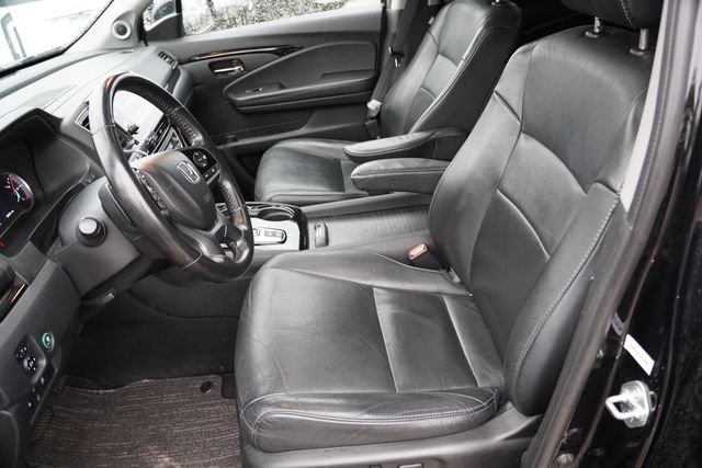 Used 2019 Black Honda Touring image 7