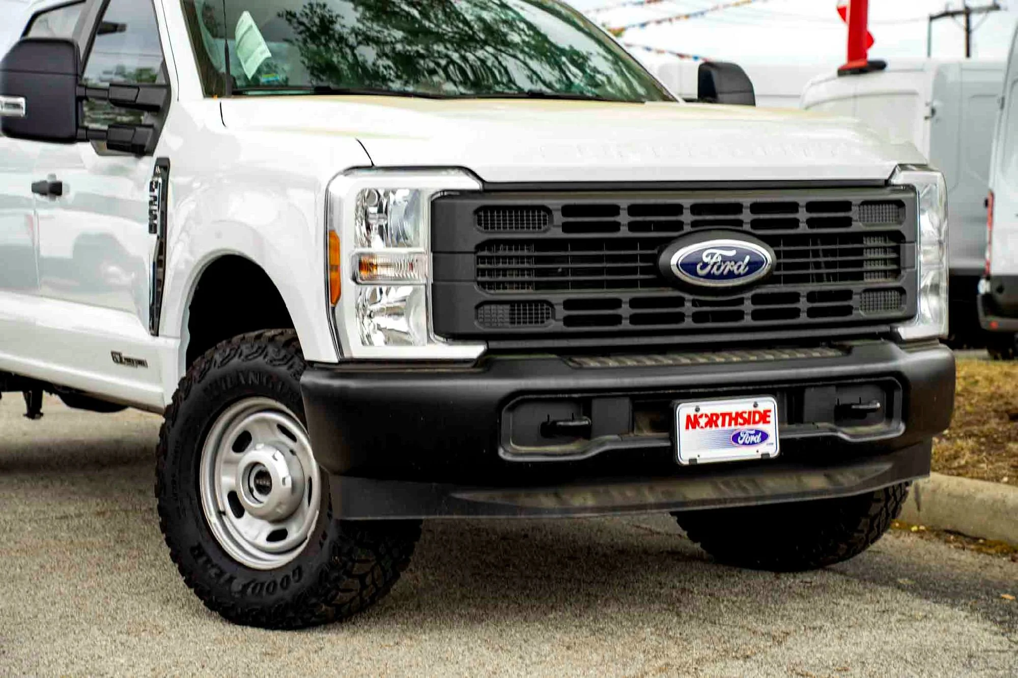 New 2026 Oxford White Ford XL image 3