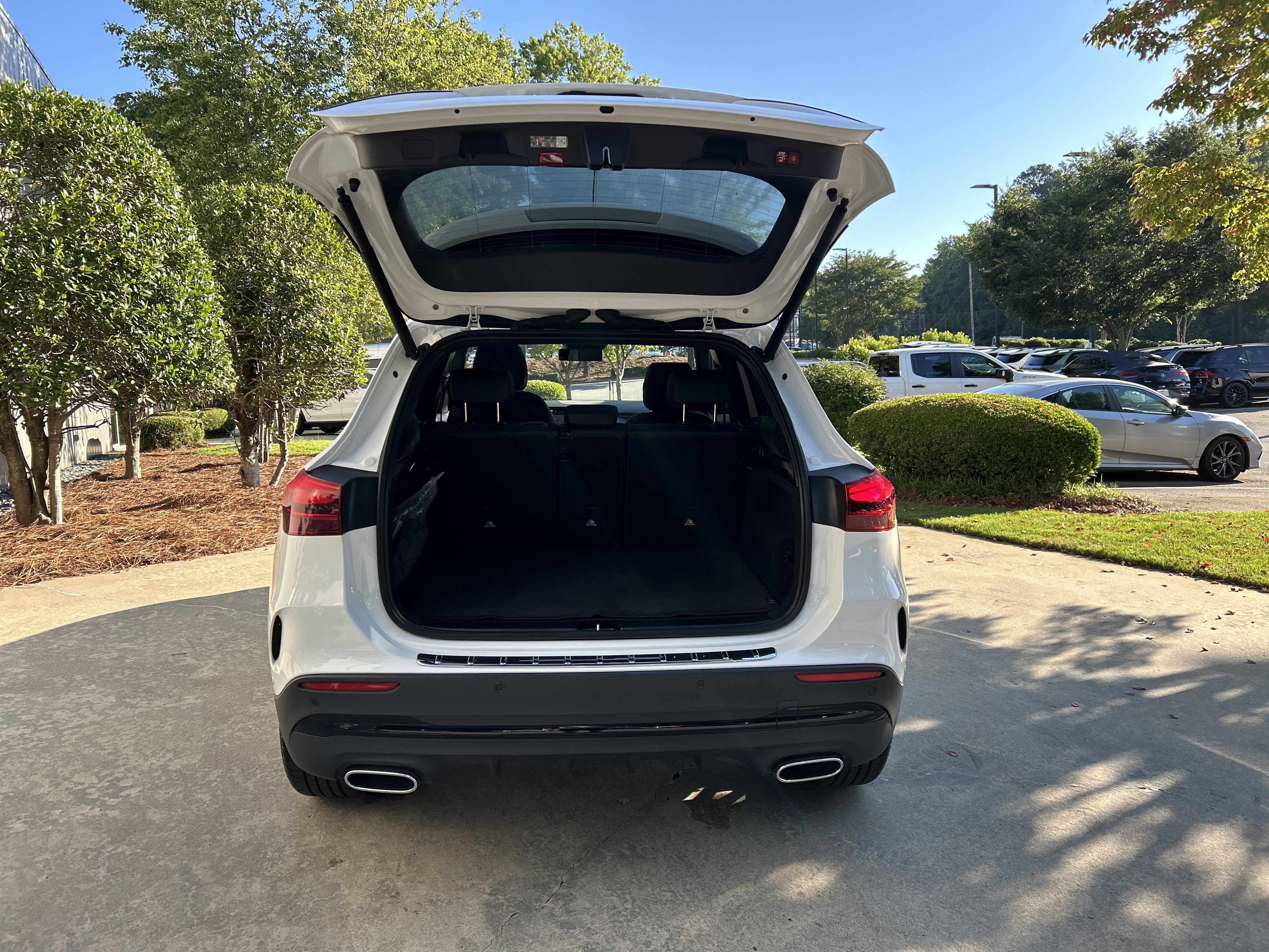 Certified Used 2025 Polar White Mercedes-Benz GLA 250 SUV image 19