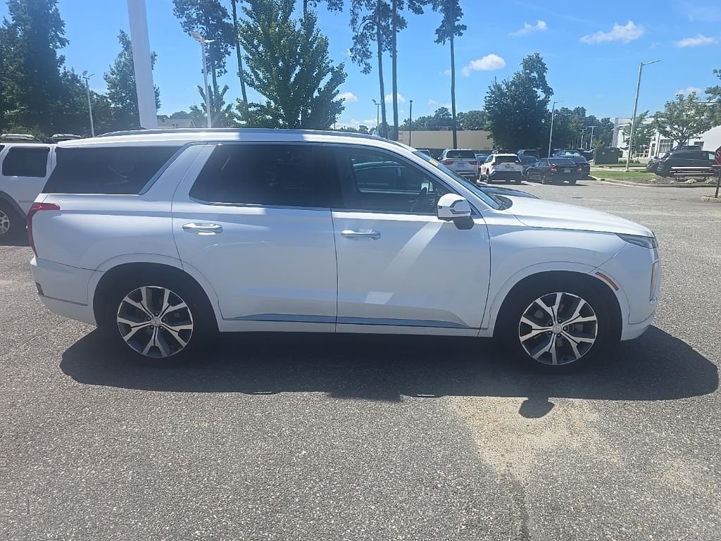 Used 2021 White Hyundai Limited image 4