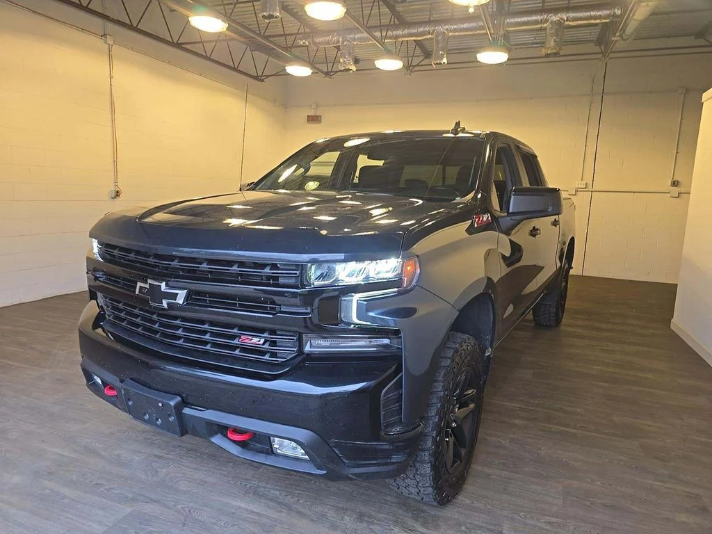 Used 2020 Gray Chevrolet LT Trail Boss image 2