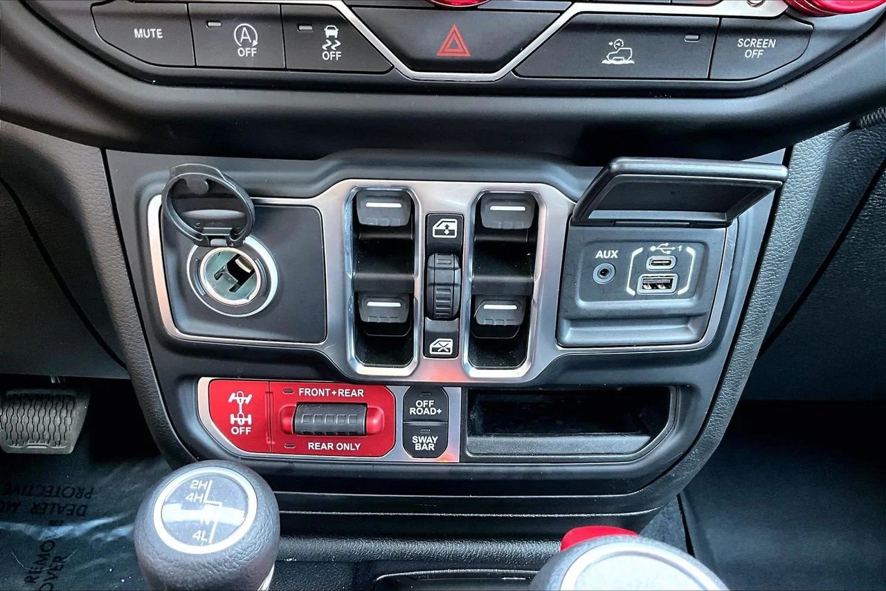 Used 2021 White Jeep Rubicon image 17