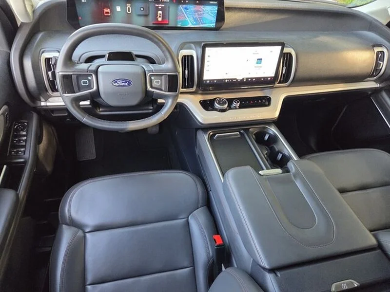Certified Used 2025 Oxford White Ford Active image 10