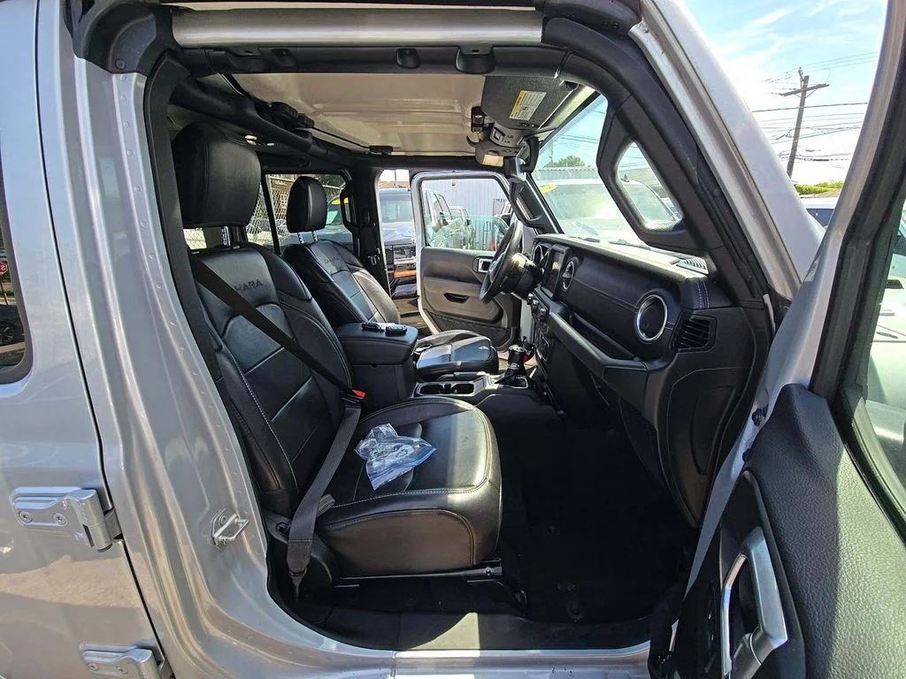 Used 2023 Silver Jeep Sahara 4xe image 5