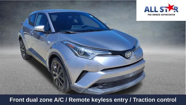 2019 Toyota C-HR LE's photo