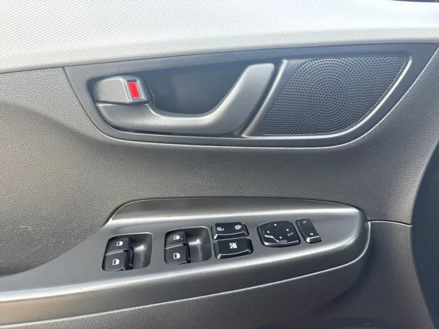 Used 2019 Red Hyundai SE image 11