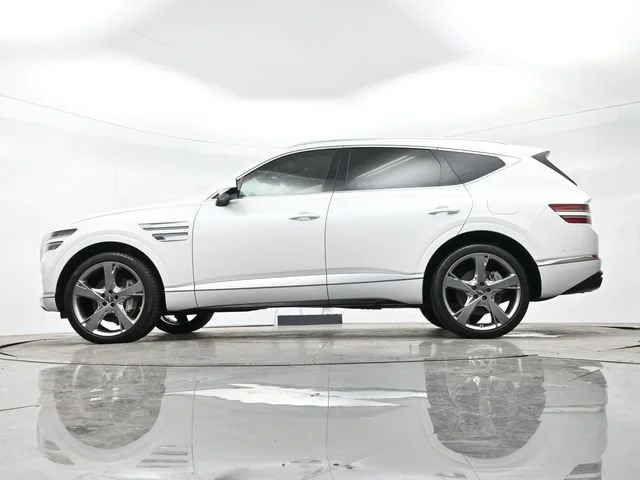 Used 2023 Uyuni White Genesis 4DR AWD 2.5 image 31