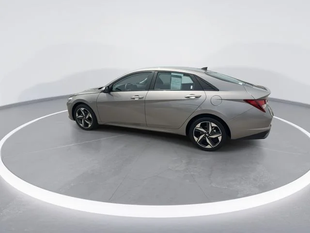 Used 2023 Silver Hyundai SEL image 6