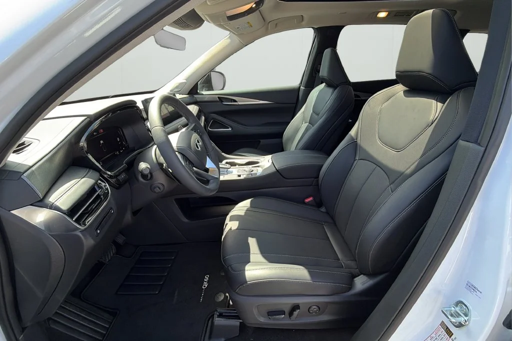 New 2027 RADIANT WHITE INFINITI Luxe FWD image 17