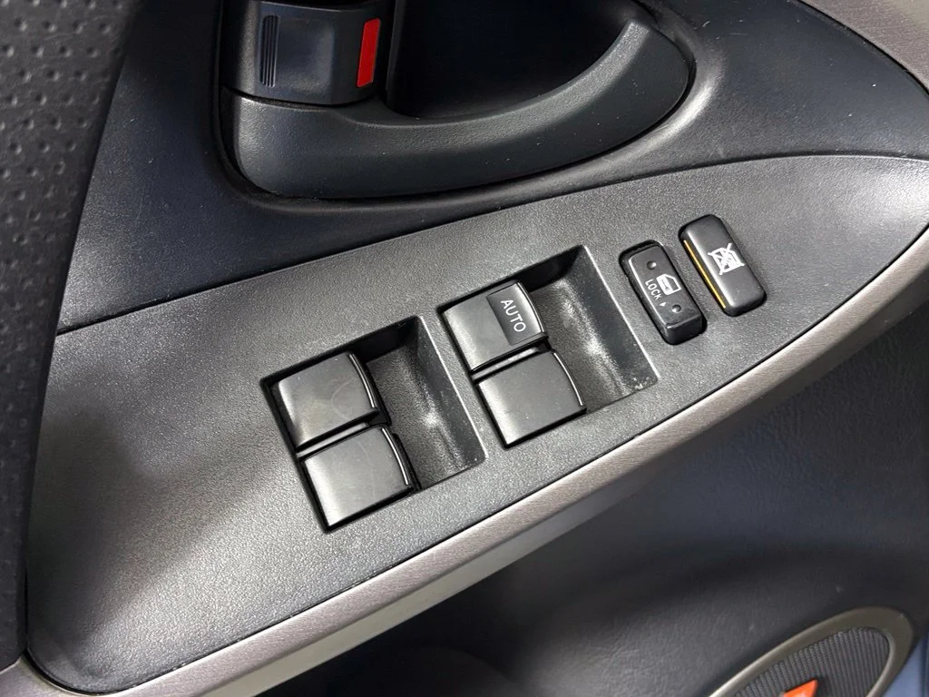 Used 2007 Blue Toyota Sport image 13