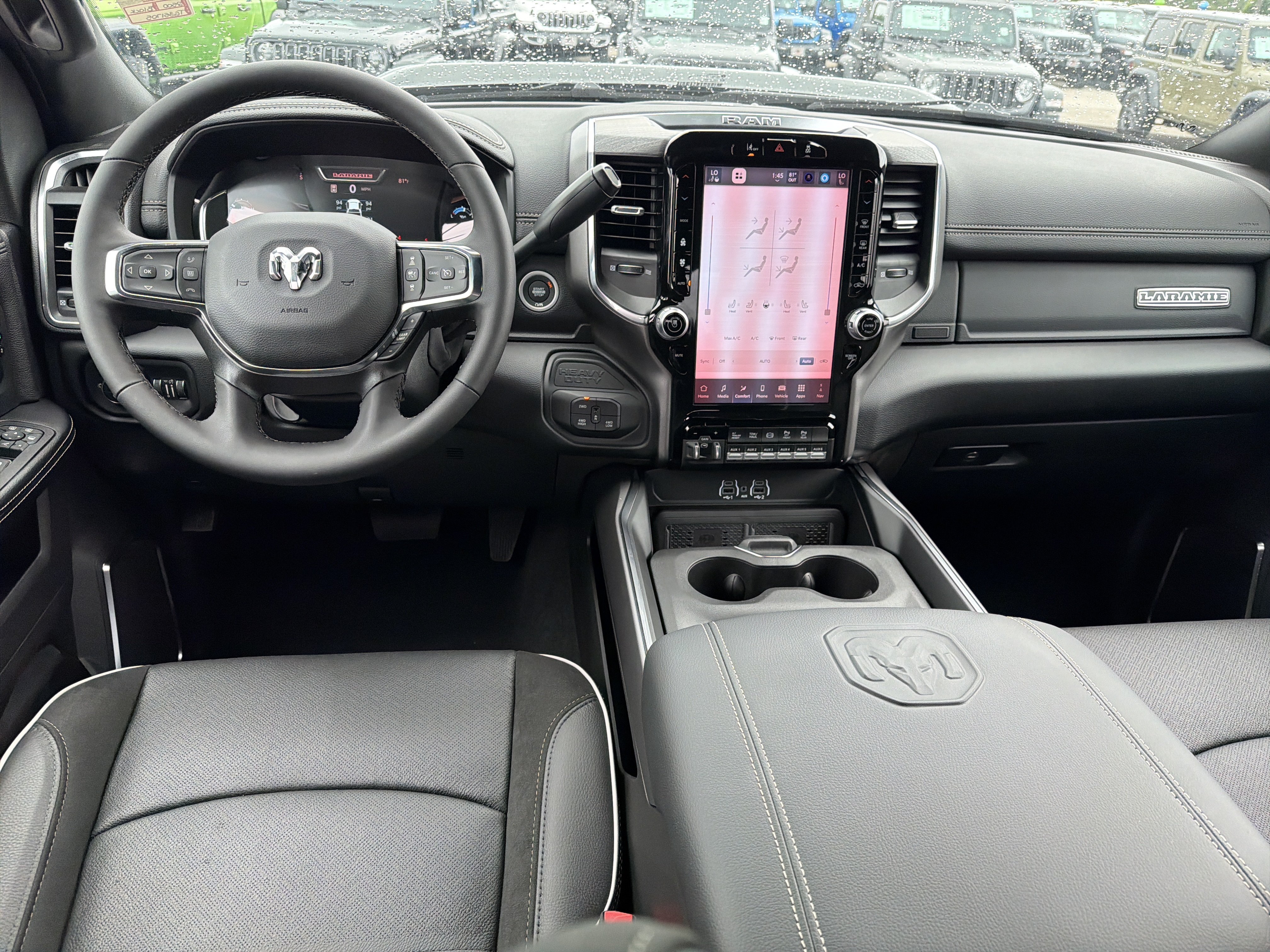 New 2026 Diamond Black Crystal Pearl-Coat Exterior Paint RAM Laramie image 23