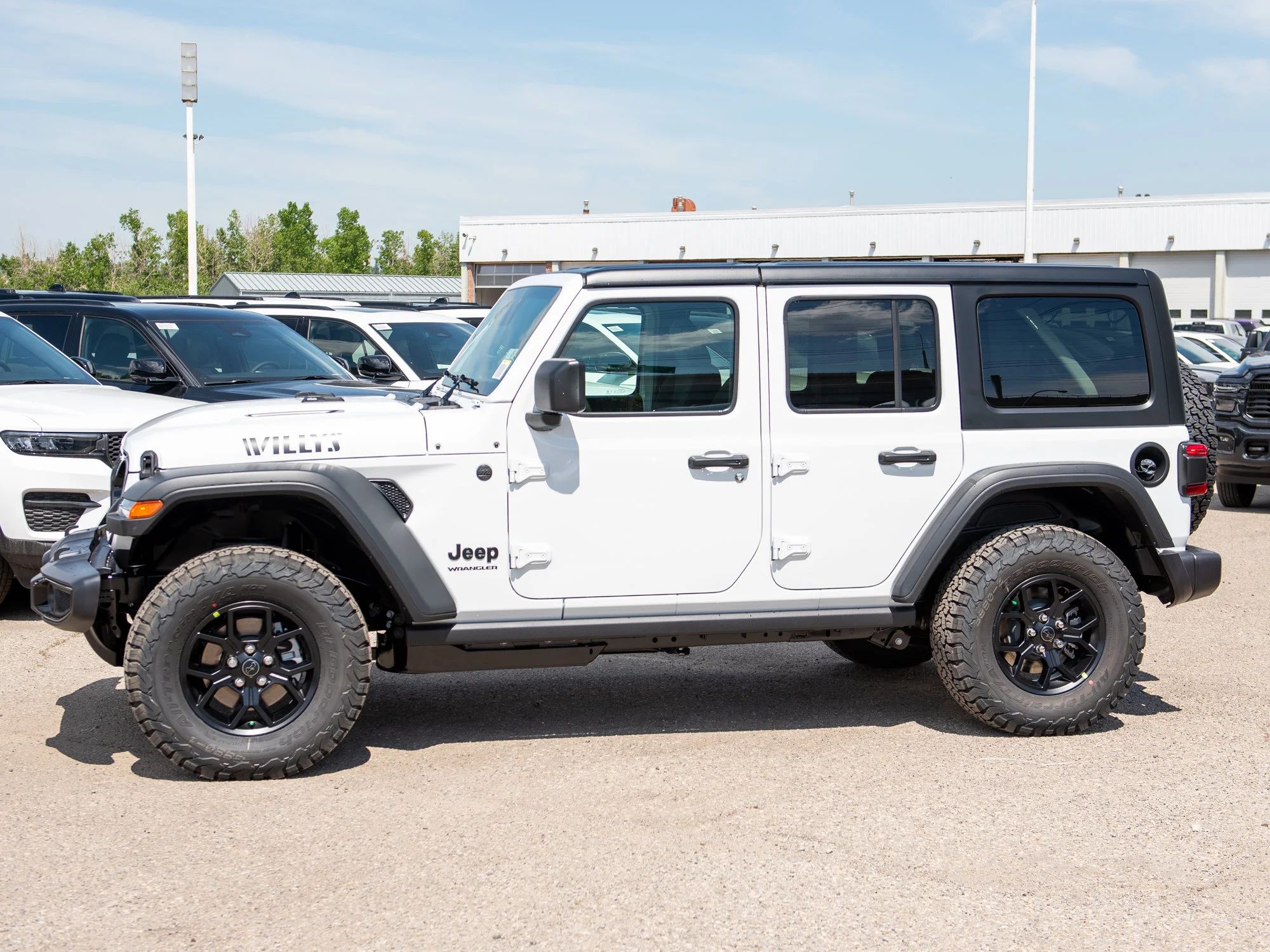 New 2026 White Jeep Willys* 4 Door 4x4, Rear Locker, Safety Group, Heated Seats/Wheel image 2