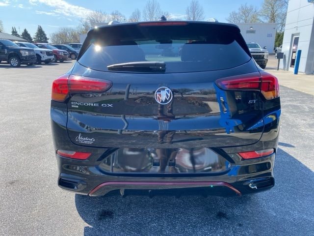 Used 2023 Black Buick Select image 4