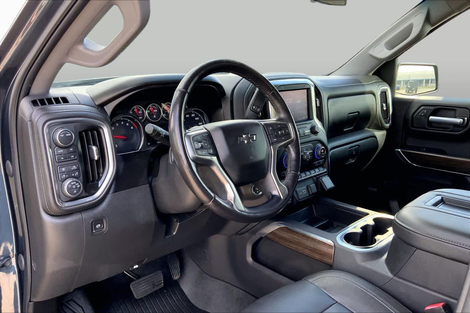 Used 2020 Shadow Gray Metallic Chevrolet LT Trail Boss image 17