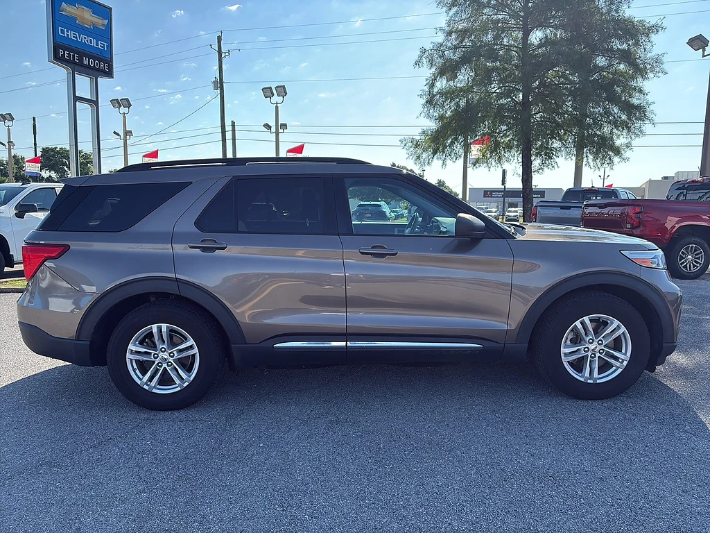 Used 2021 Stone Gray Ford  image 4