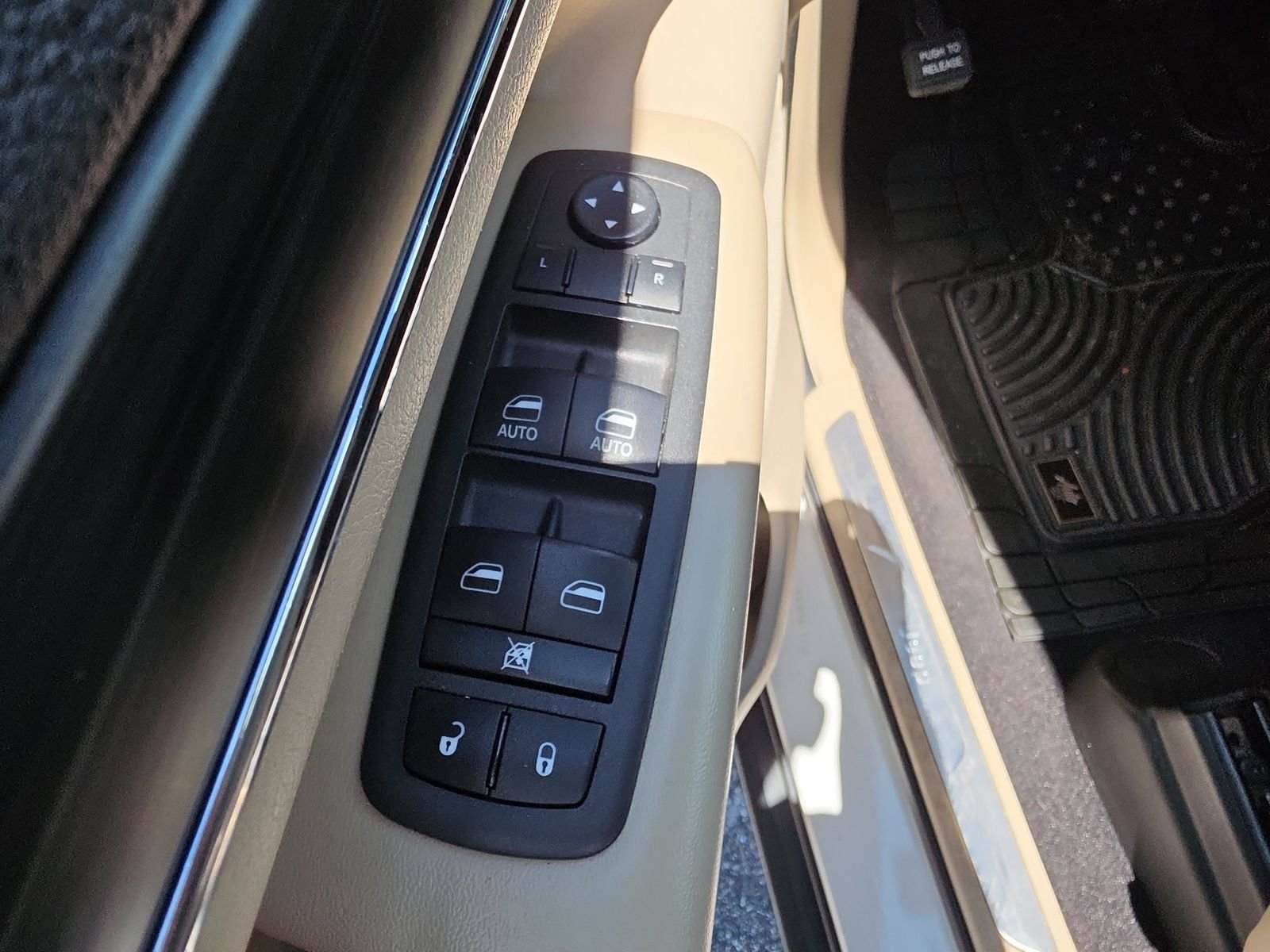 Used 2022 White Jeep Limited image 13