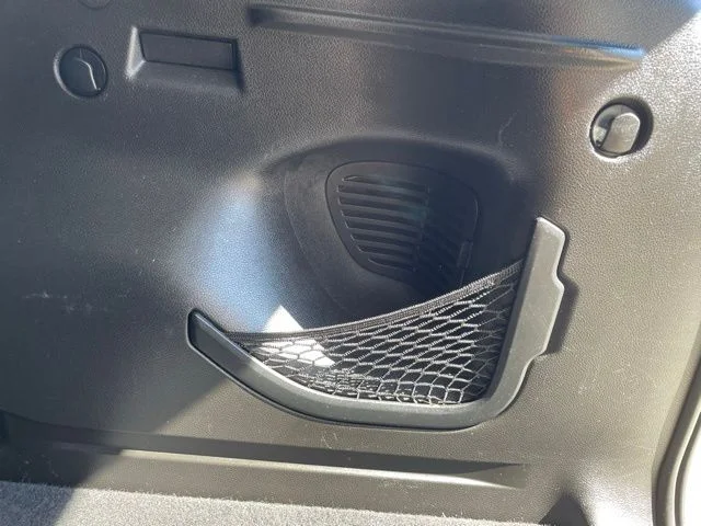 Used 2018 Blue Jeep Latitude image 40