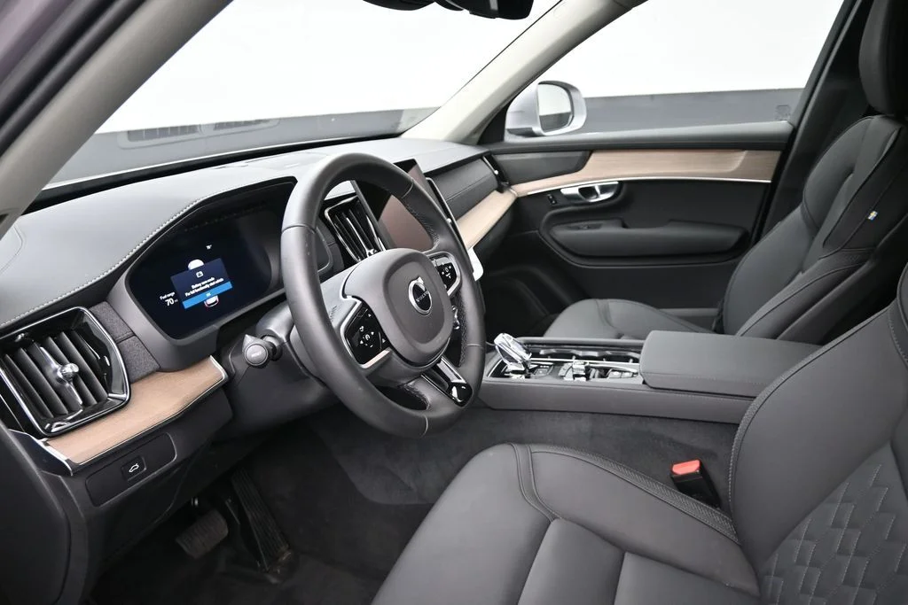 New 2026 Aurora Silver Volvo Plus image 10