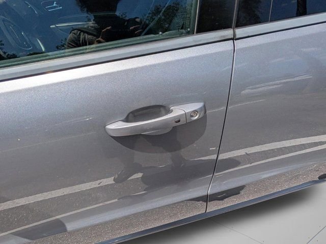 Used 2015 Silver Dodge SXT image 25