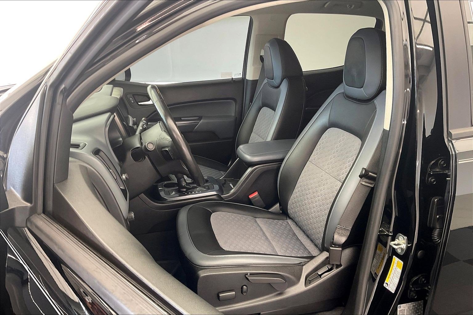 Used 2019 Black Chevrolet 2WD Z71 image 17