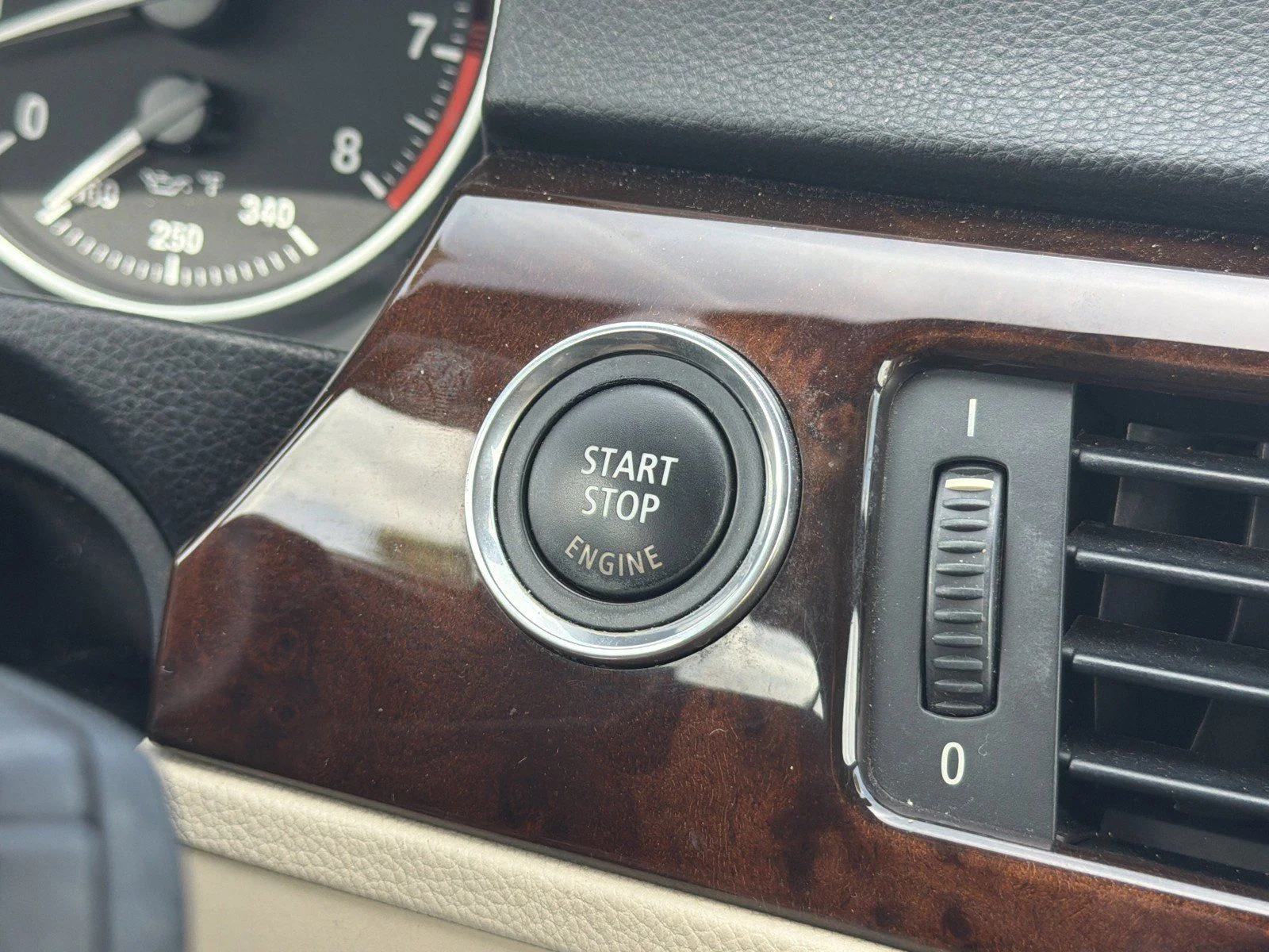 Used 2013 Alpine White BMW 328i image 25