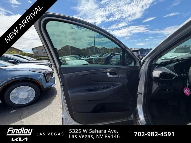 Used 2022 Silver Hyundai SE image 7