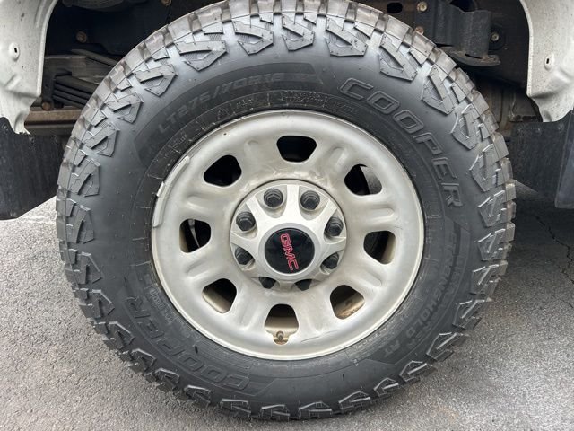 Used 2022 White GMC Pro image 14