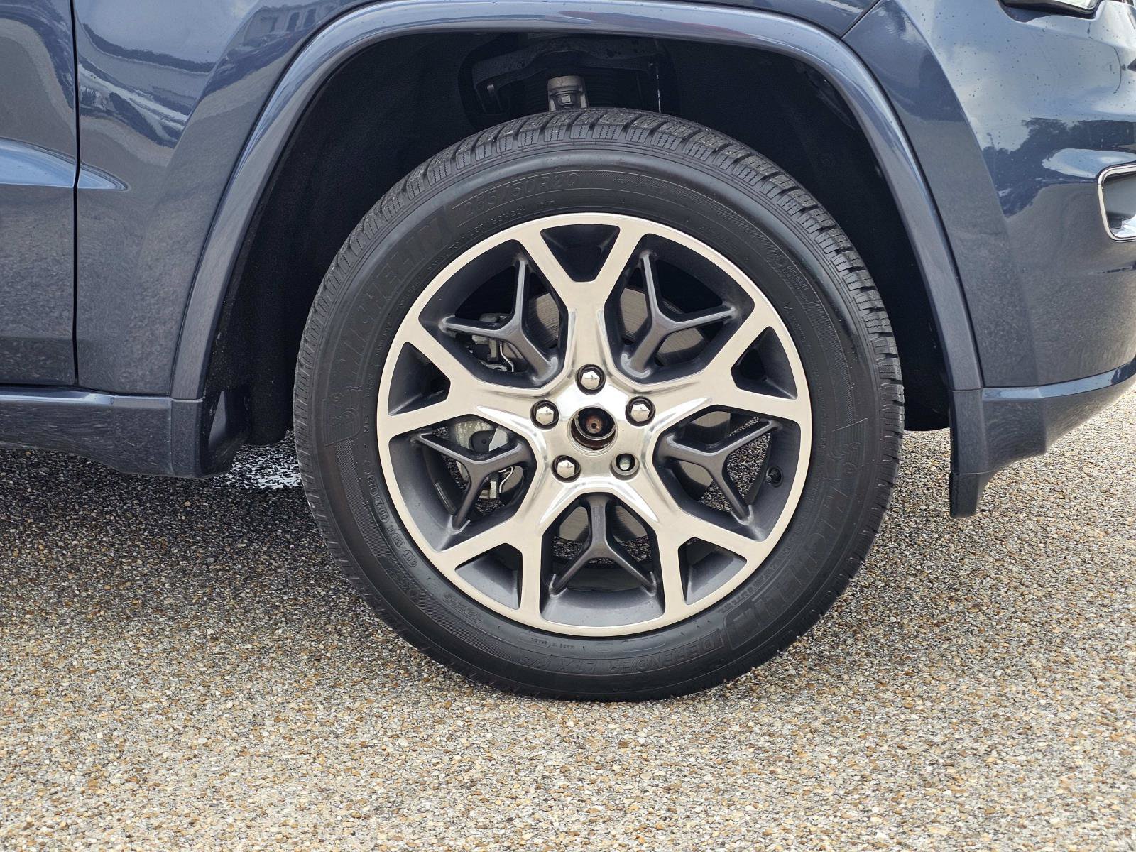 Used 2020 Slate Blue Pearlcoat Jeep Overland image 6