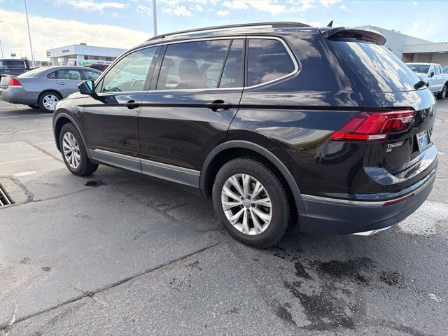 Used 2018 Pearl Metallic Volkswagen SE image 9