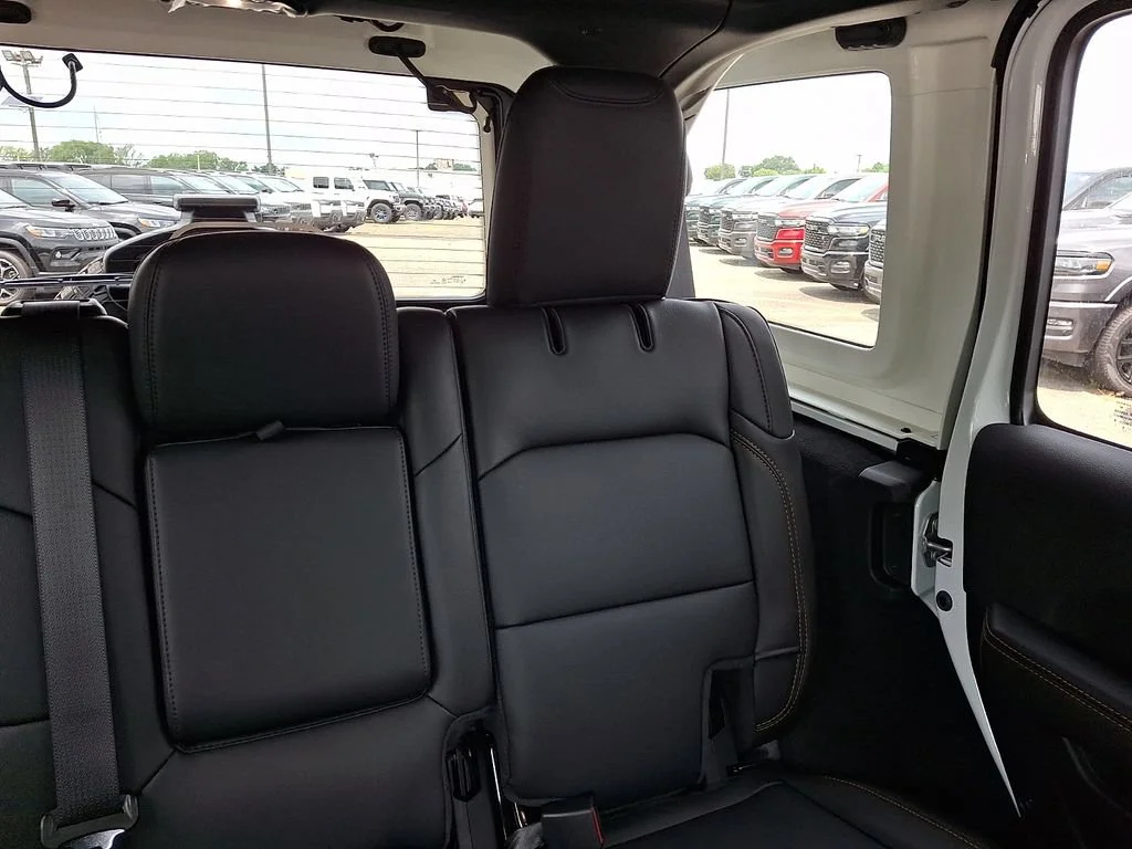 New 2026 Bright White Clearcoat Jeep Sahara image 15