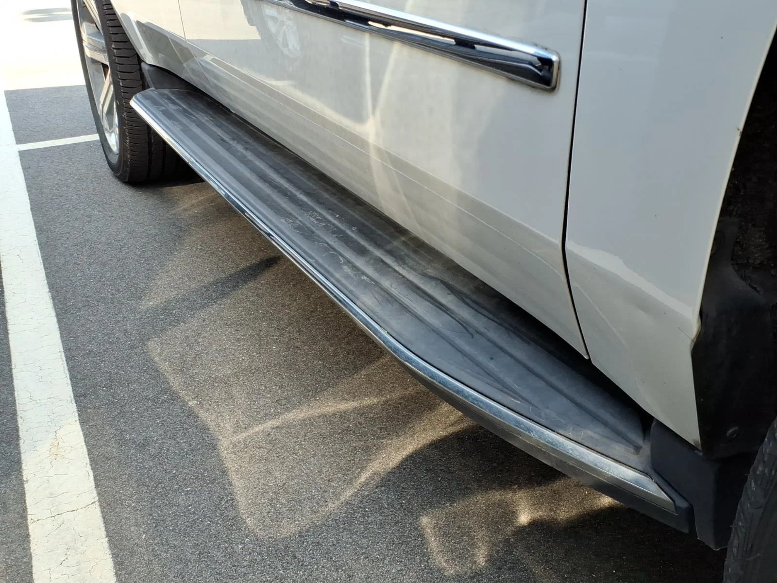 Used 2018 White Frost Tricoat GMC Denali image 11
