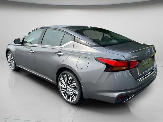 Used 2023 Gun Metallic Nissan 2.5 SL image 6