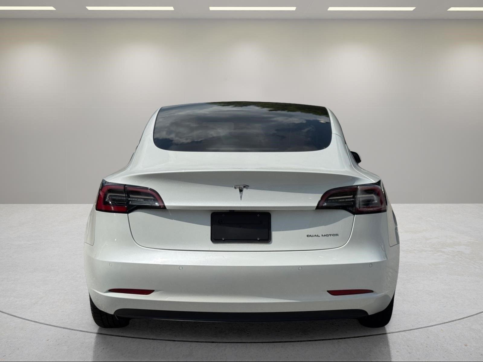 Used 2022  Tesla Long Range image 4