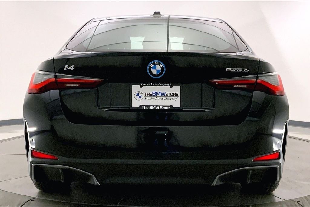 Used 2023 Black Sapphire Metallic BMW  image 3