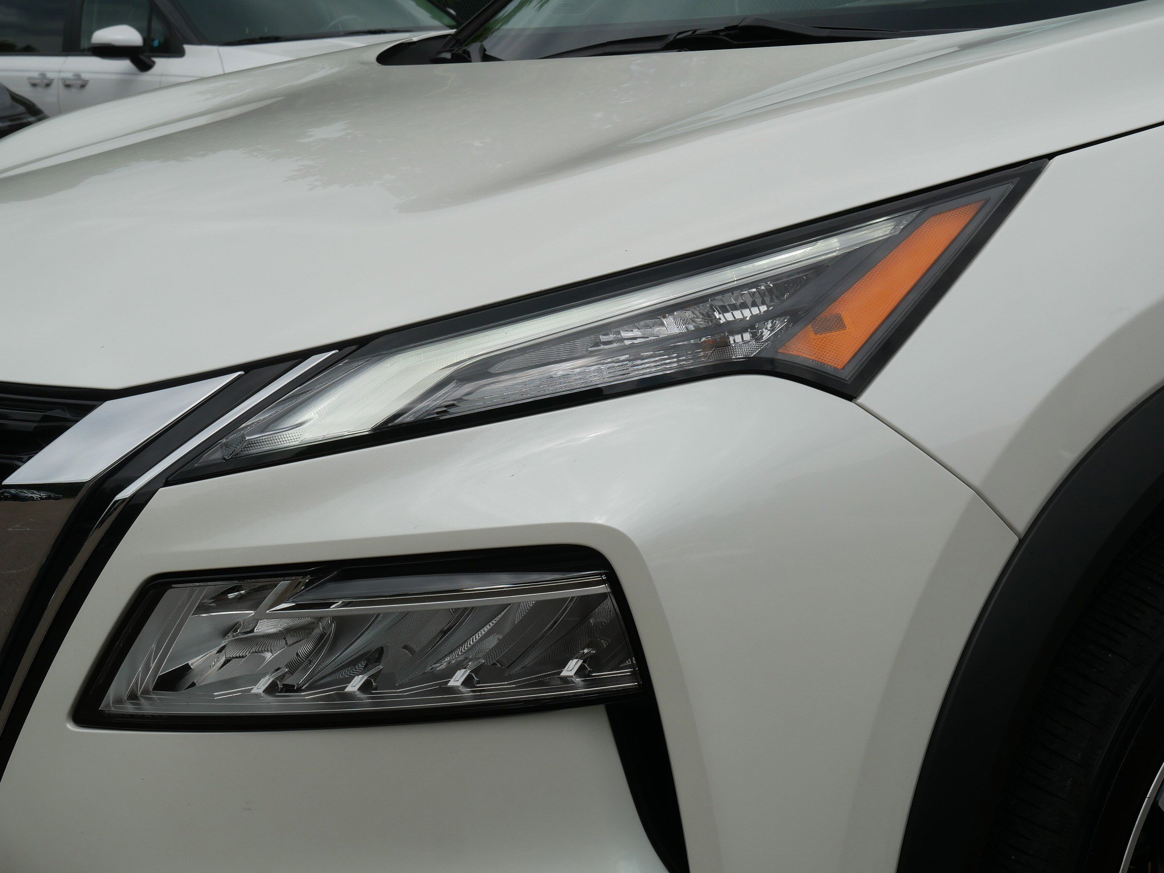 Certified Used 2023 Pearl White Tricoat Nissan SL image 16