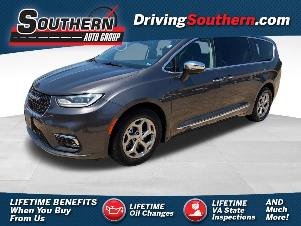 2023 Chrysler Pacifica Limited's photo