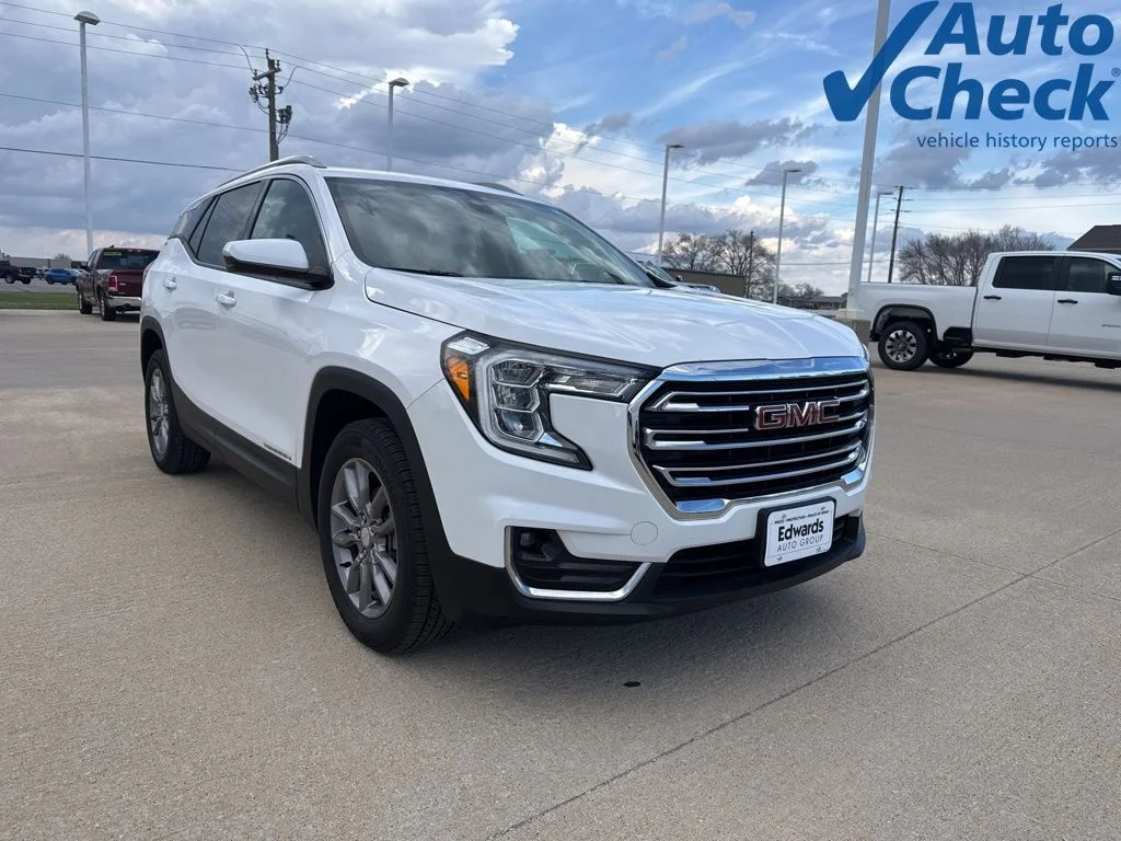Used 2024 White GMC SLT image 3