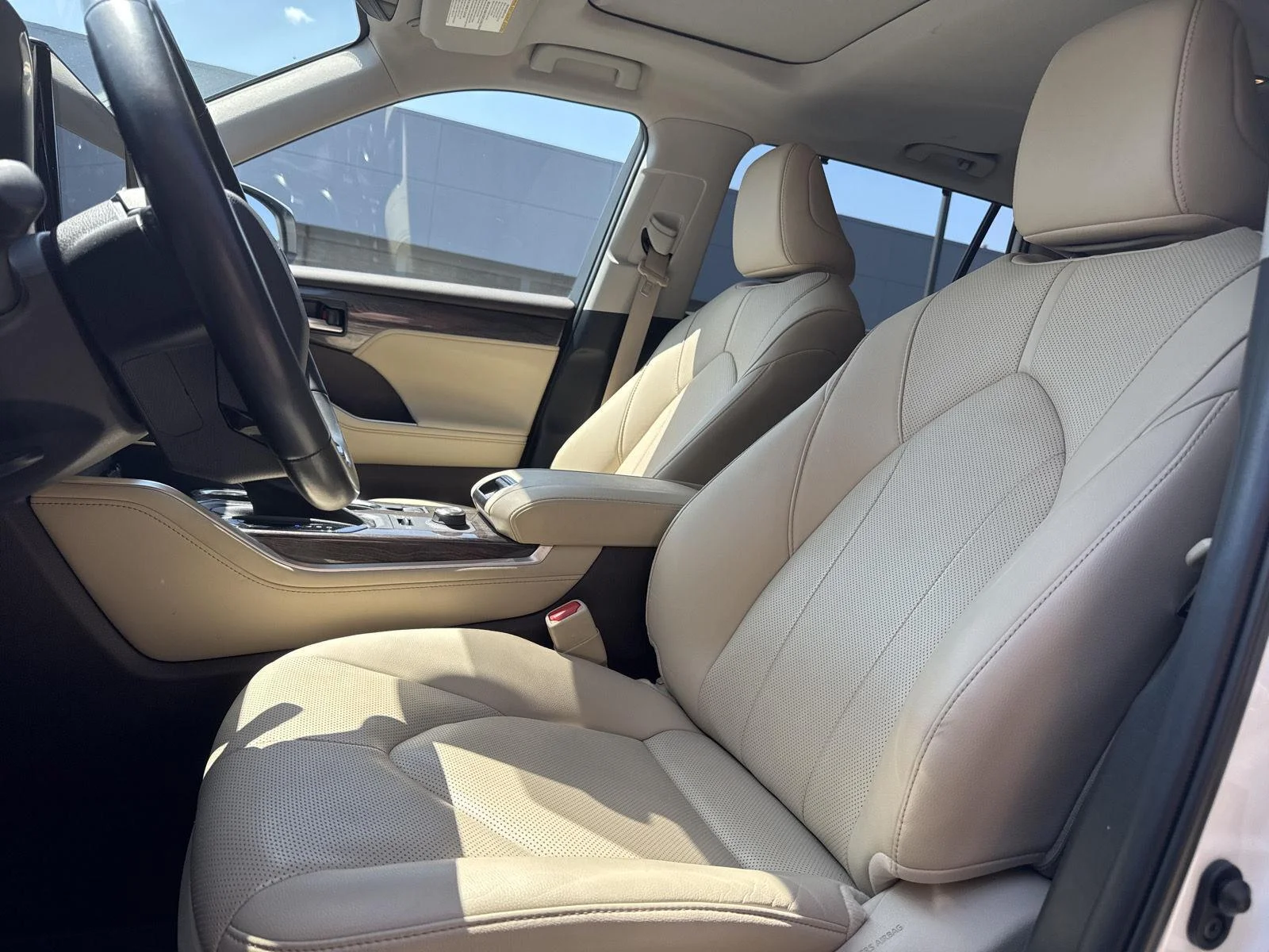 Used 2021 Blizzard Pearl Toyota Limited image 9