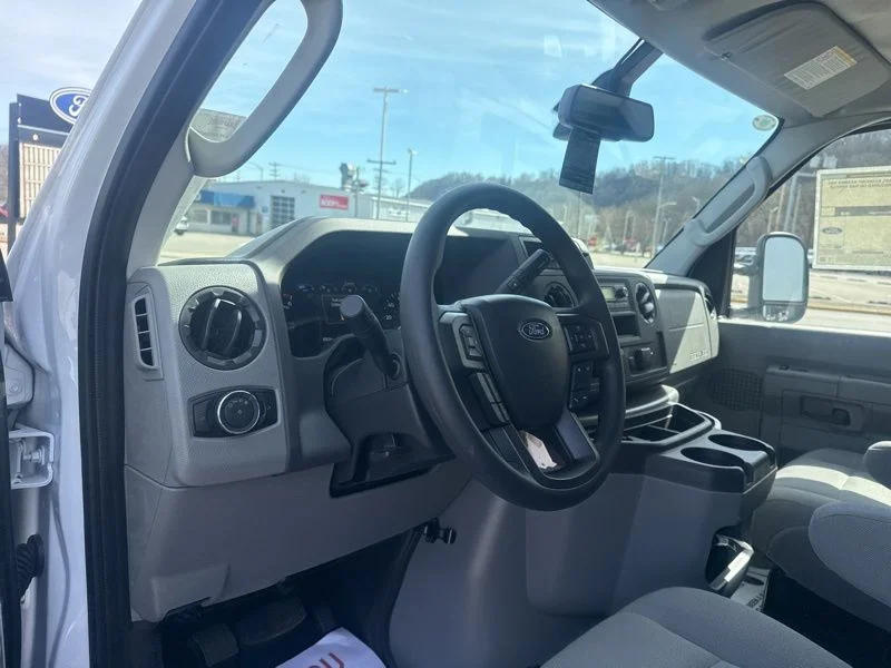 New 2026 Oxford White Ford E-350 SRW image 18