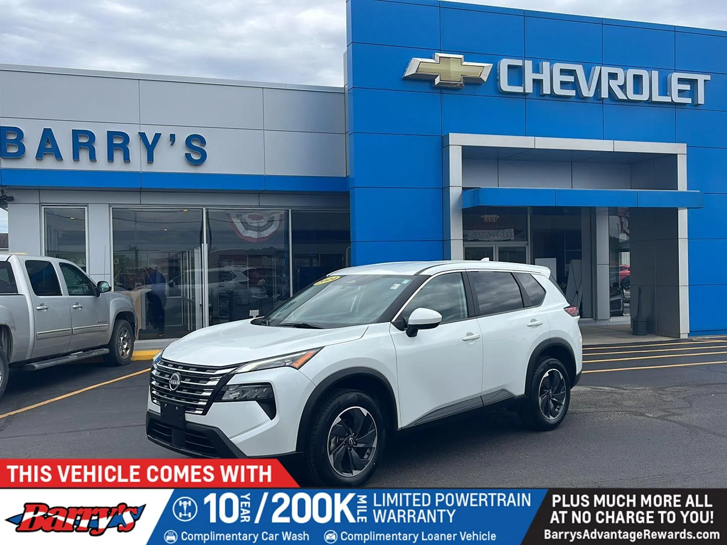 Used 2024 Everest White Pearl Nissan SV image 1