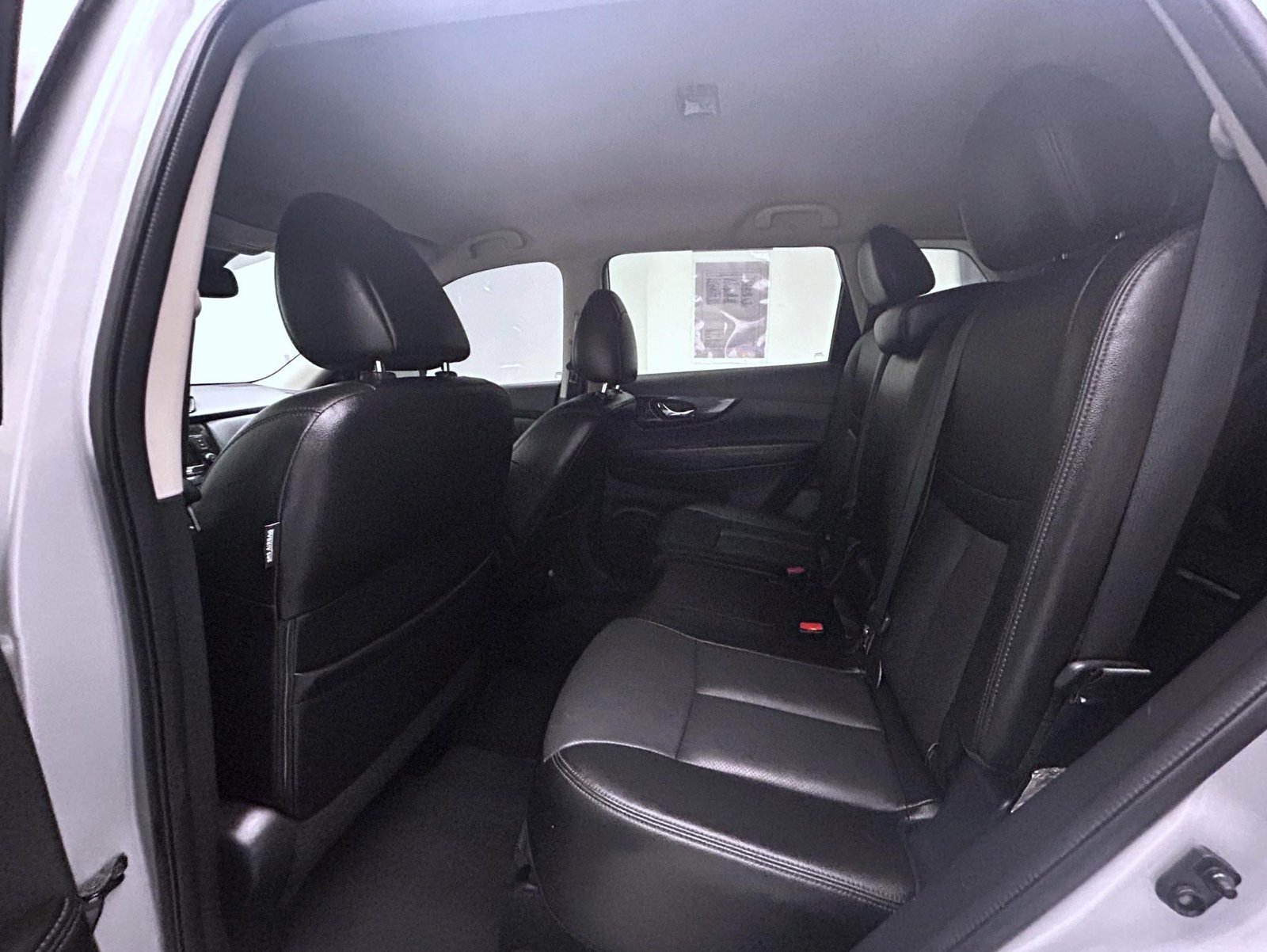 Used 2018 Brilliant Silver Nissan SL image 19