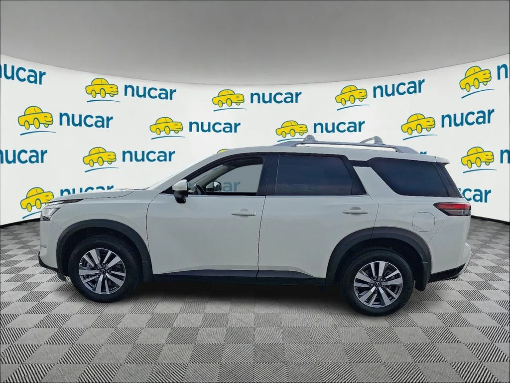 Used 2024 White Nissan SL image 4