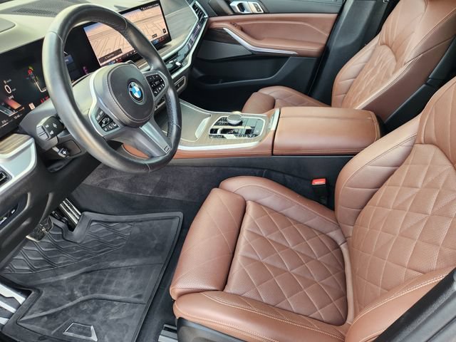 Used 2024 Gray BMW xDrive40i image 4