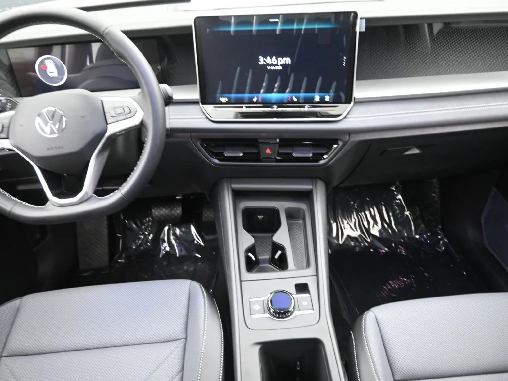 New 2026 White/off-white Volkswagen SE image 15