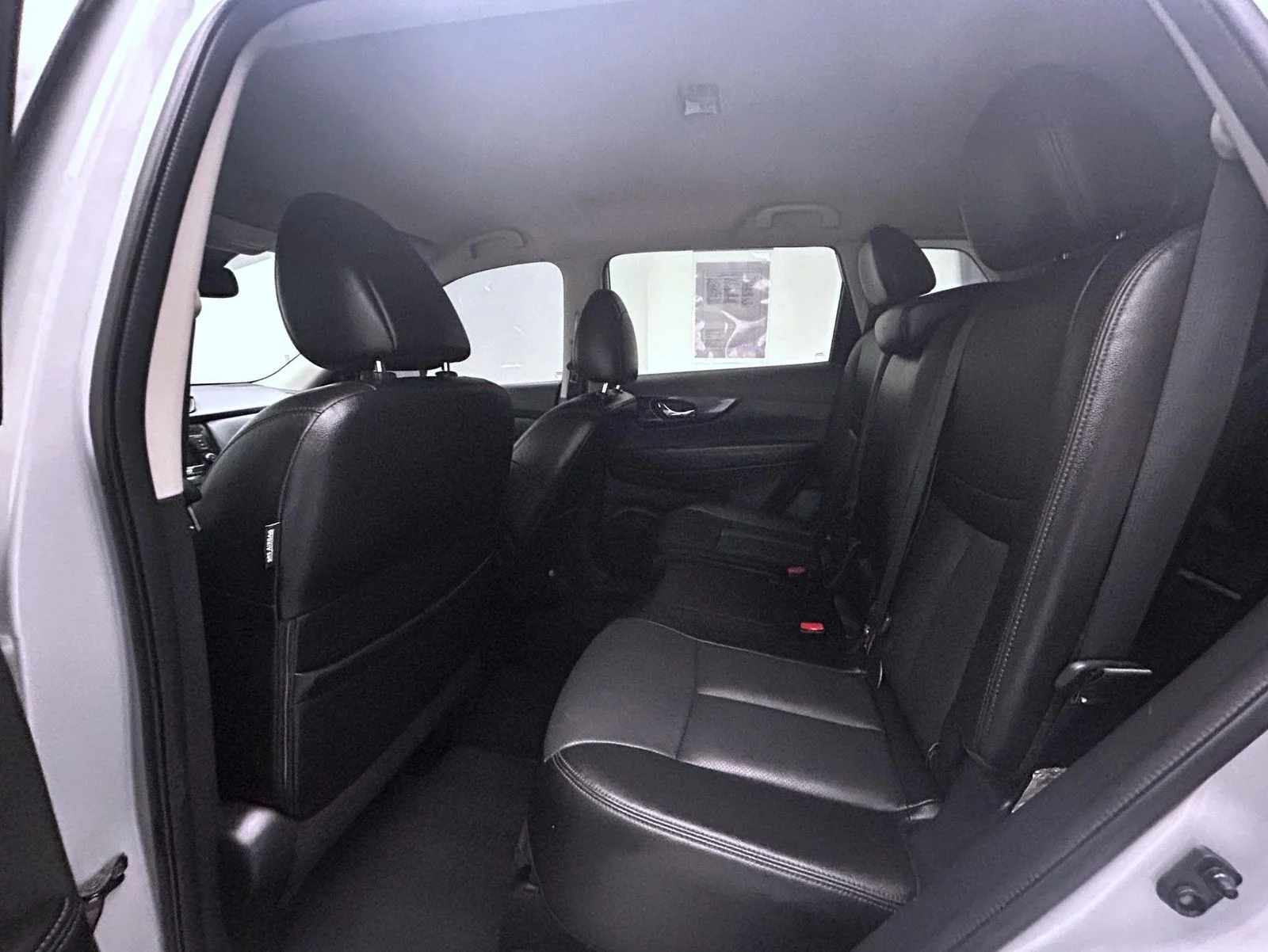 Used 2018 Silver Nissan SL image 19