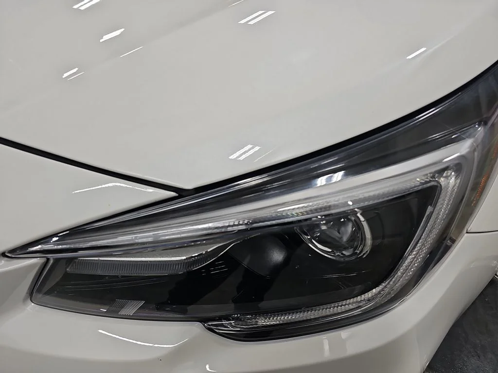 Used 2019 White Subaru 2.5i image 33