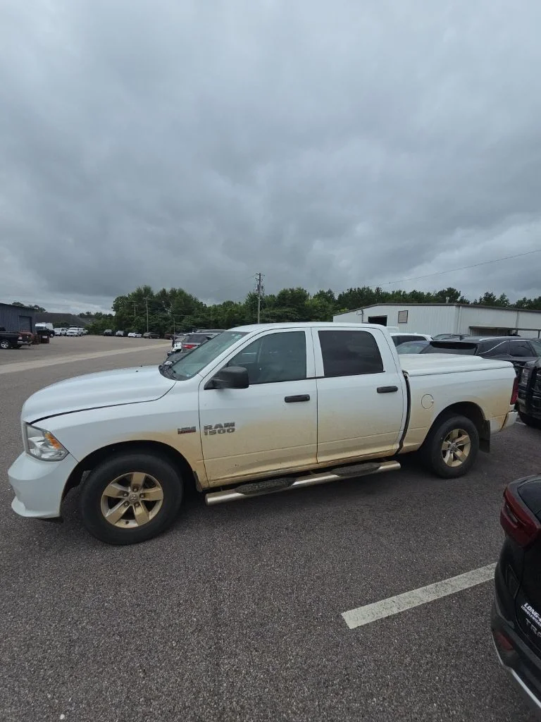 Used 2016 White Ram Express image 2