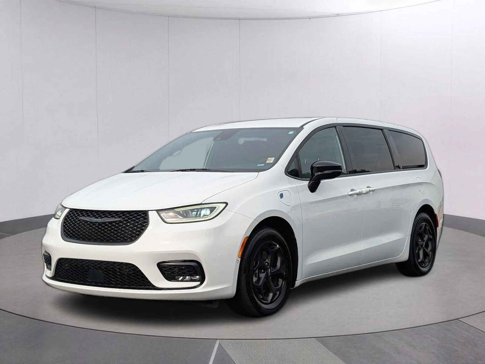 Used 2024 Bright White Clearcoat Chrysler Hybrid S Appearance Pkg image 1