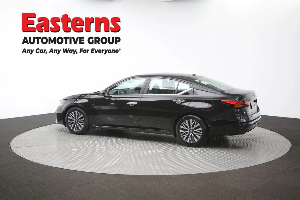 Used 2023 Black Nissan 2.5 SV image 61